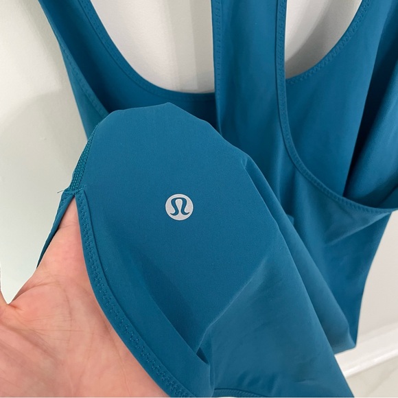 Lululemon New Coastal Tank Size 8 Dark Teal NWOT. L8 - Picture 2 of 5
